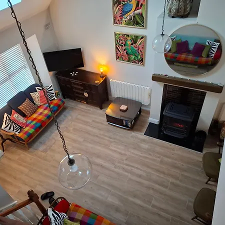 بيت للعطل Crurtin Kitty's *