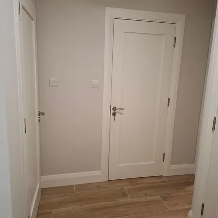 Crurtin Kitty's Tatil Evi